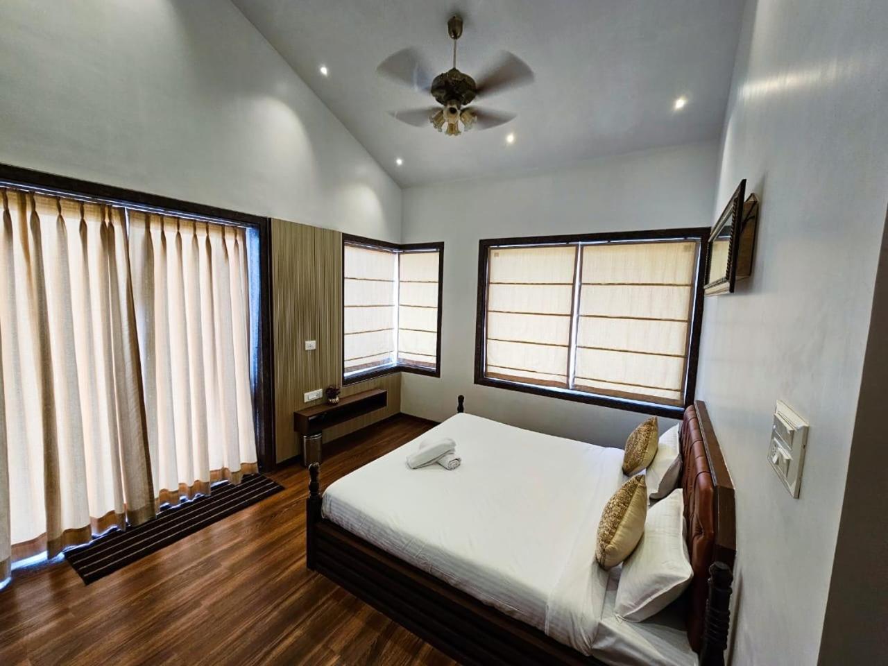 Premium Chalet Lonavala Kültér fotó