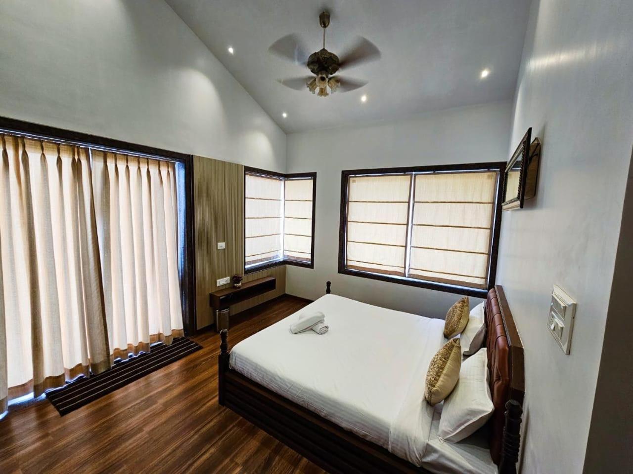 Premium Chalet Lonavala Kültér fotó